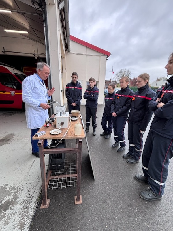 Quand la science des flammes rencontre les pompiers de demain !